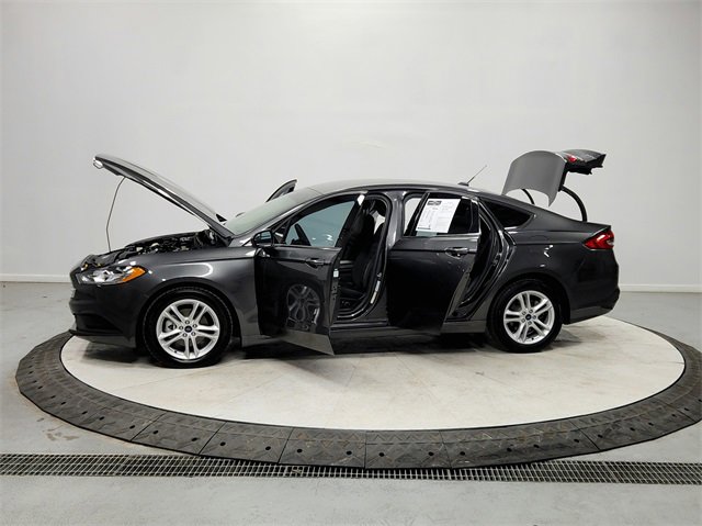 Used 2018 Ford Fusion SE image 12