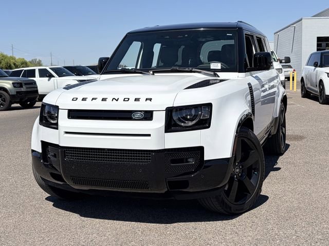 Used 2025 Land Rover Defender 110 X-Dynamic SE AWD/4WD image 4