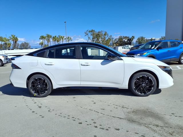 New 2026 Nissan Sentra SR w/ Floor Mat Package FWD image 4