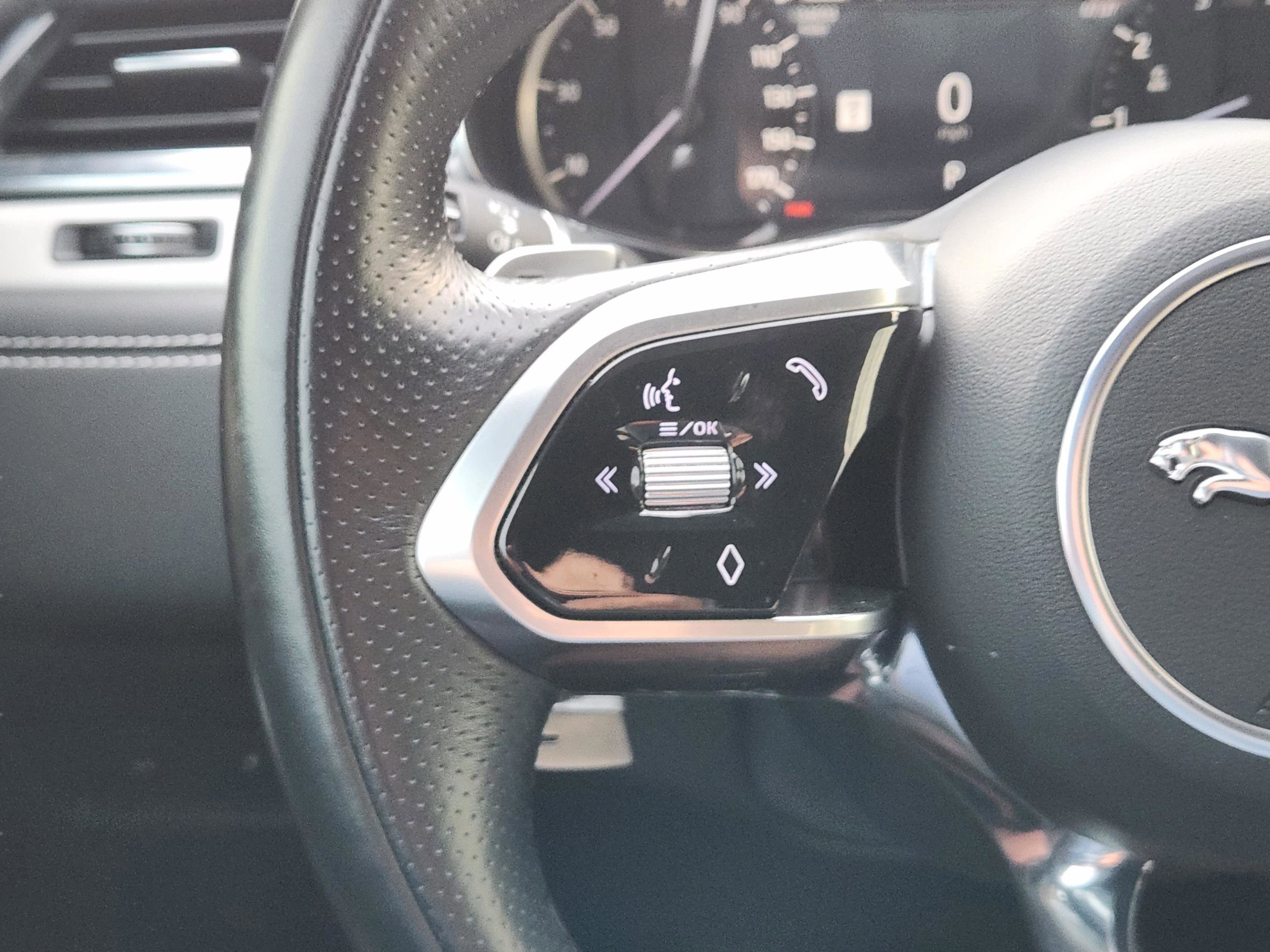 Certified 2023 Jaguar F-PACE R-Dynamic S AWD/4WD image 26