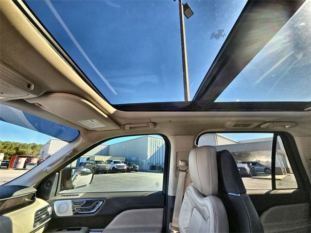 Used 2022 Lincoln Navigator Reserve image 26