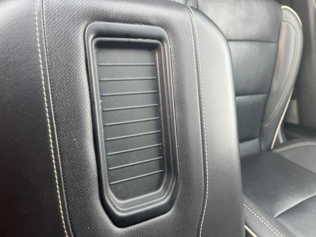 Used 2023 Chevrolet Suburban Premier image 17