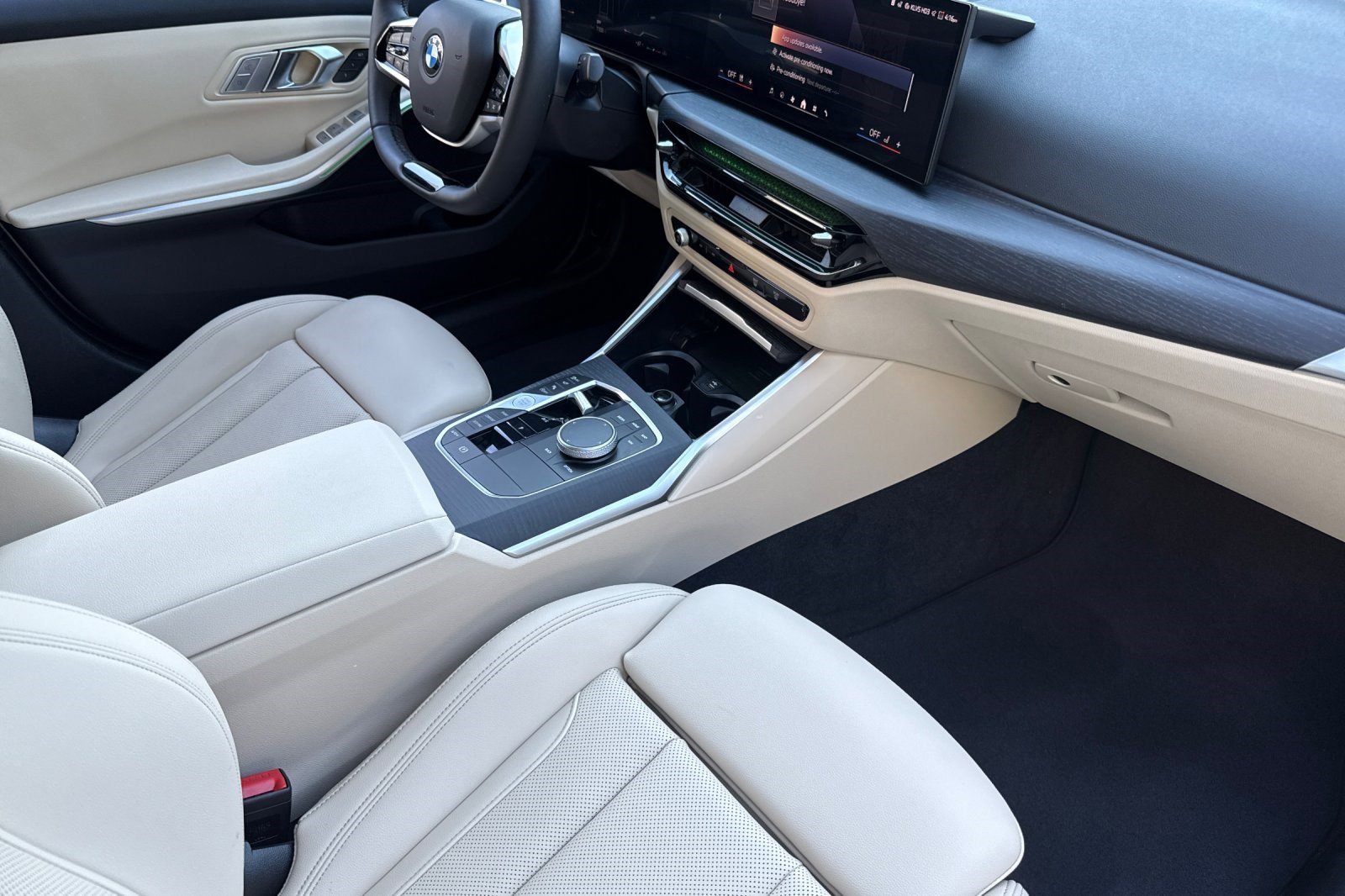 Used 2025 BMW 330i Sedan w/ Premium Package image 19