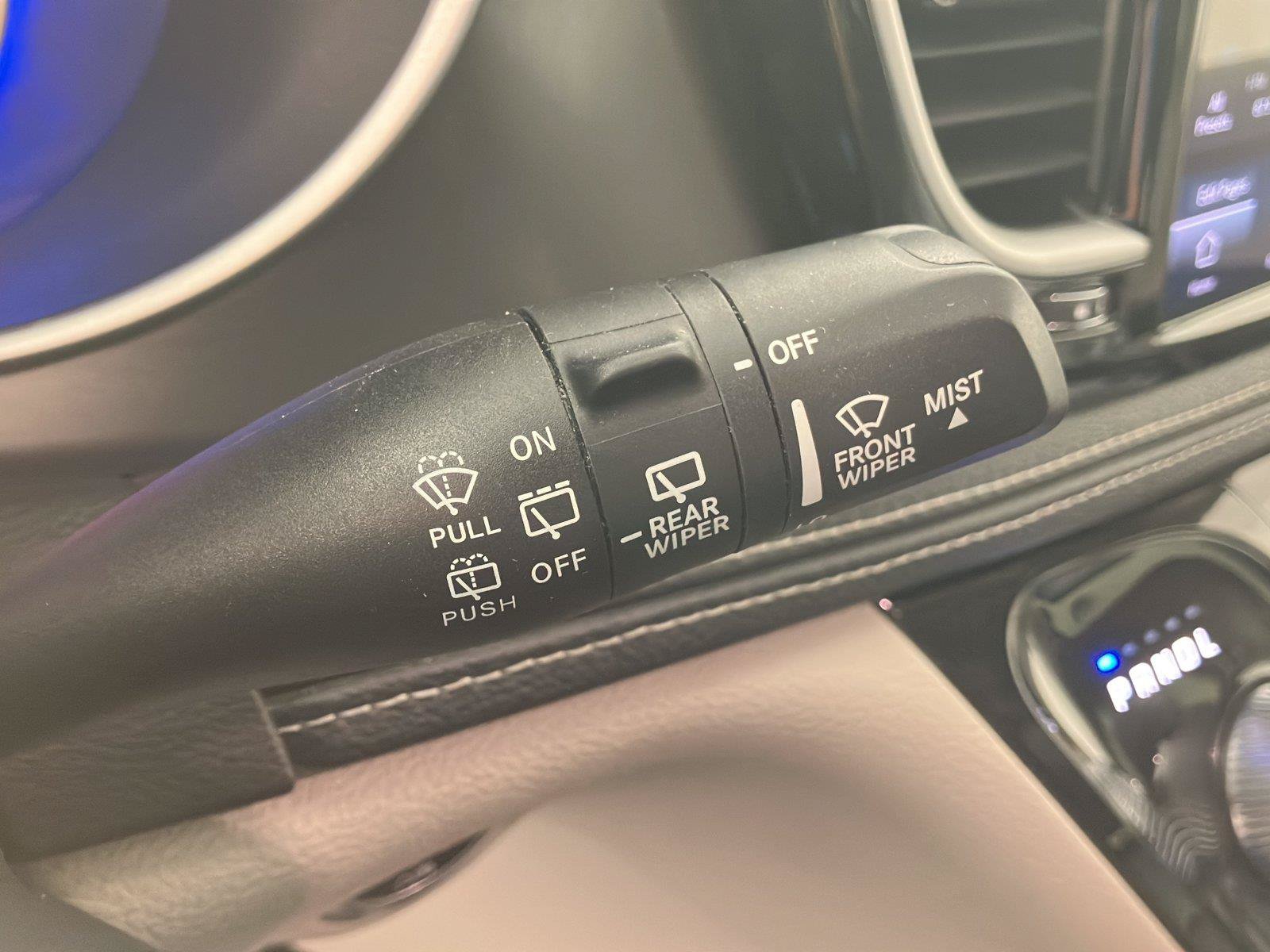 Used 2023 Chrysler Pacifica Touring-L FWD image 29