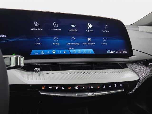New 2027 Cadillac Optiq Luxury w/ LPO, Floor Liner Package AWD/4WD image 16