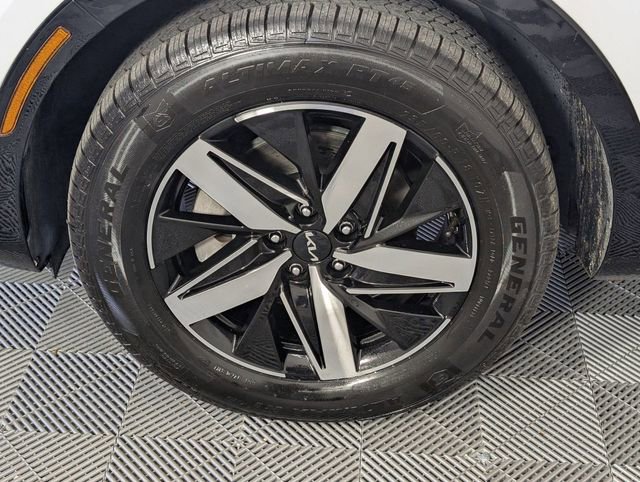 Used 2022 Kia Sorento S image 8