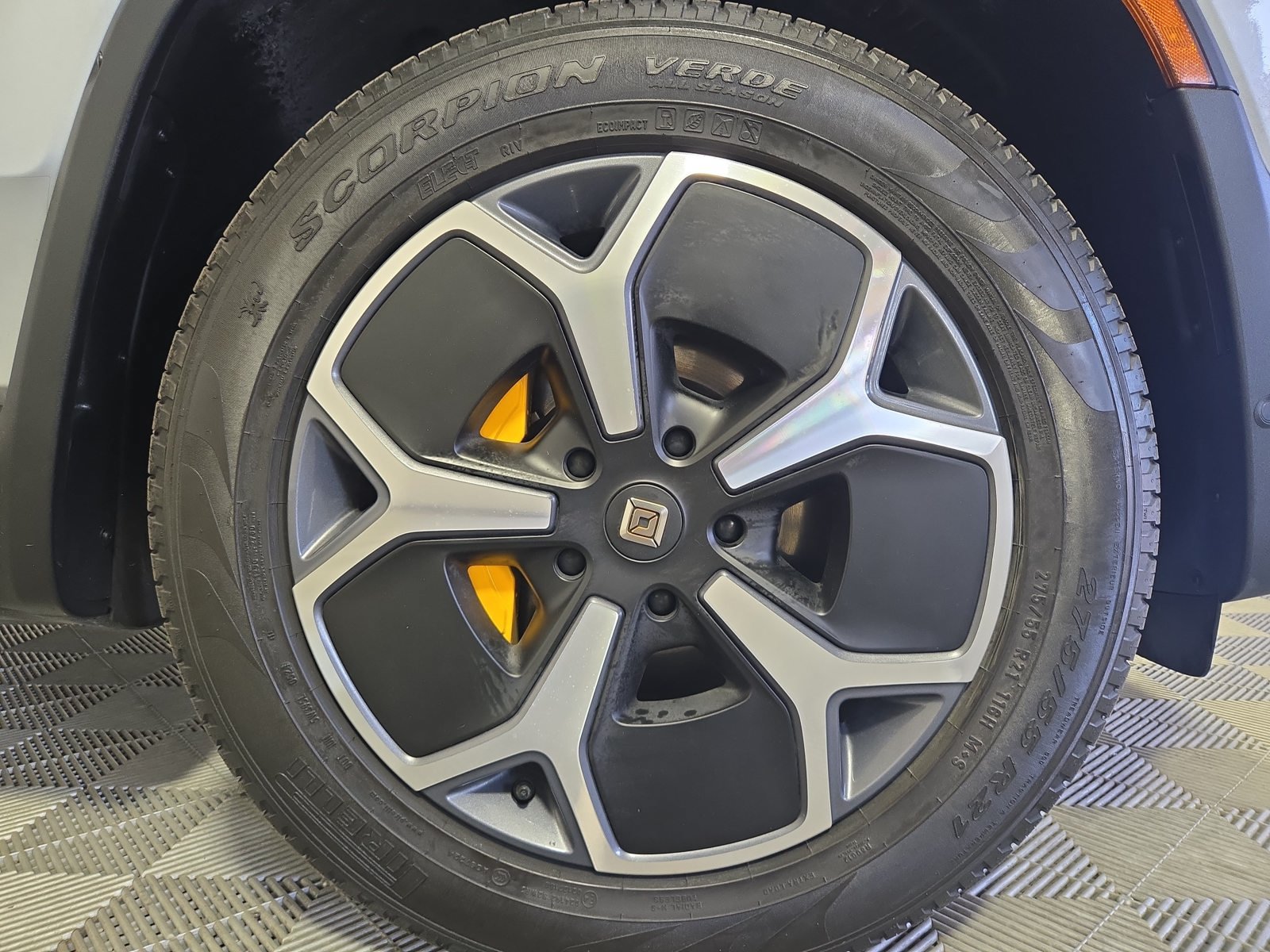 Used 2024 Rivian R1S Adventure Quad AWD/4WD image 11