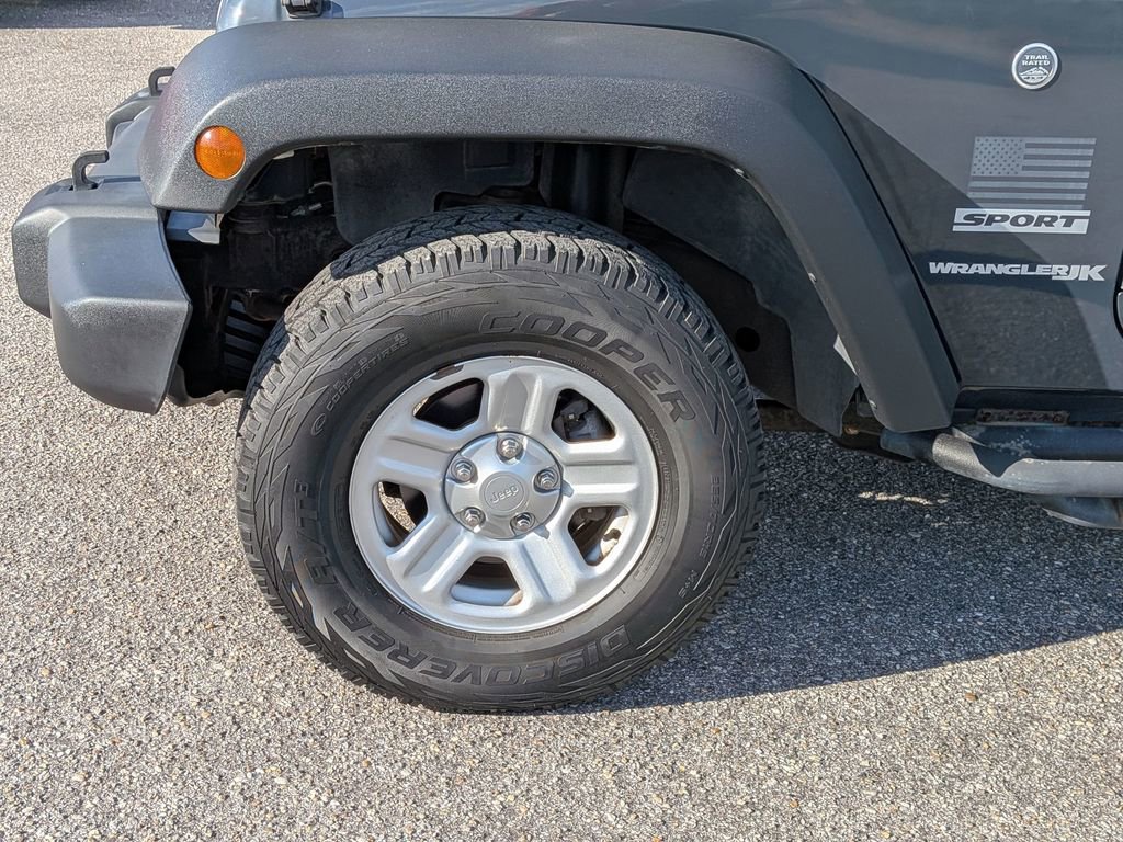 Used 2018 Jeep Wrangler Sport w/ Connectivity Group image 19