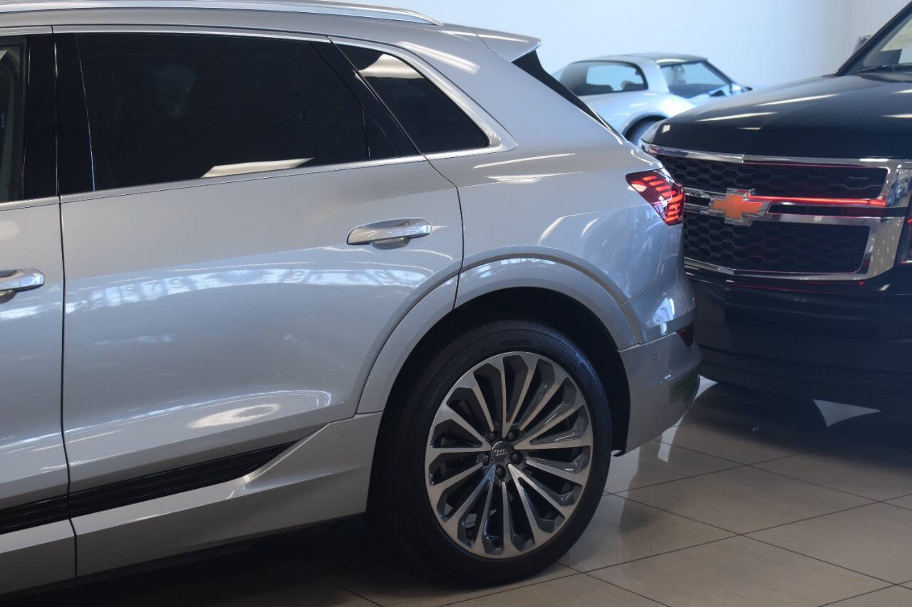 Used 2019 Audi e-tron Prestige w/ Prestige Package AWD/4WD image 20