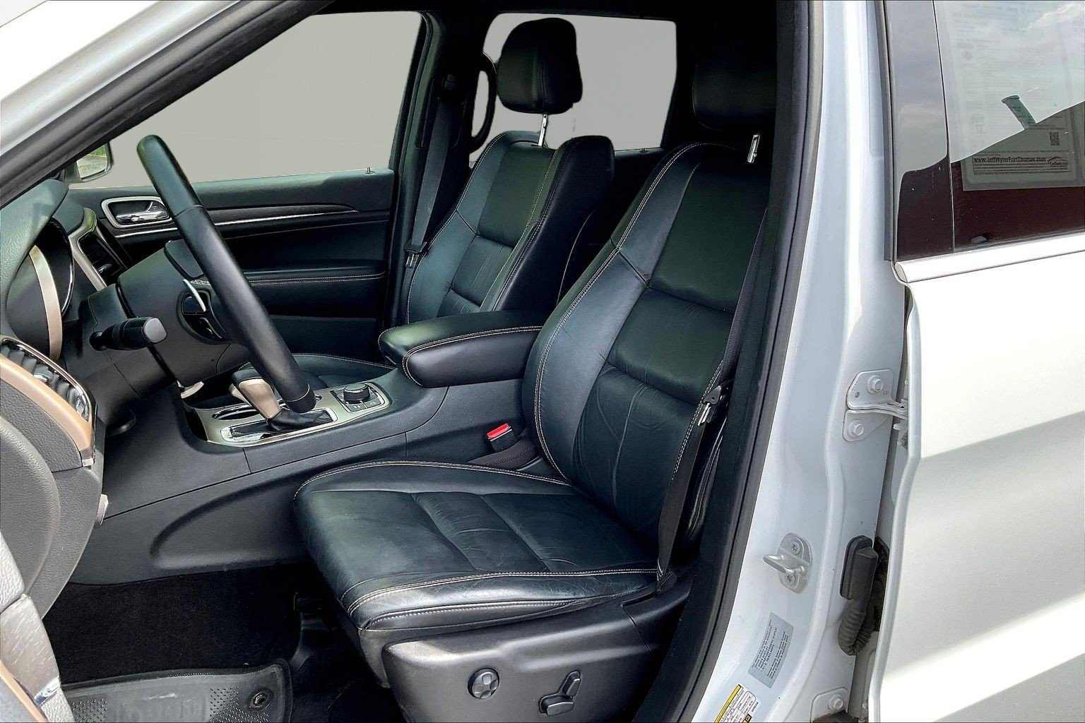 Used 2016 Jeep Grand Cherokee Limited AWD/4WD image 20