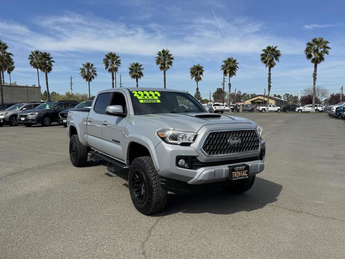 Used 2019 Toyota Tacoma TRD Sport w/ TRD Premium Sport Package image 3