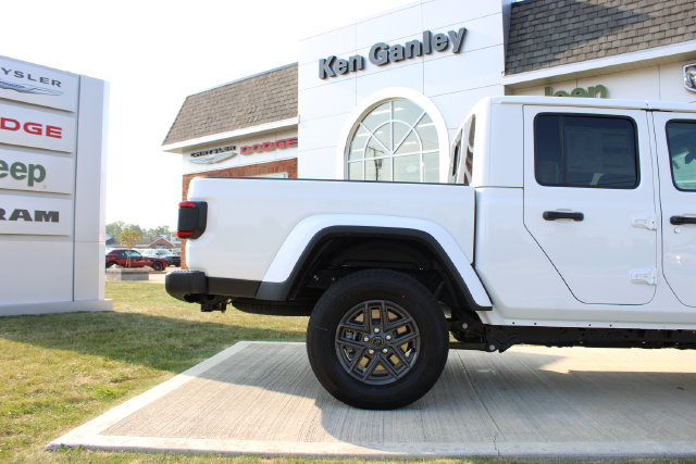 New 2026 Jeep Gladiator Sport AWD/4WD image 38