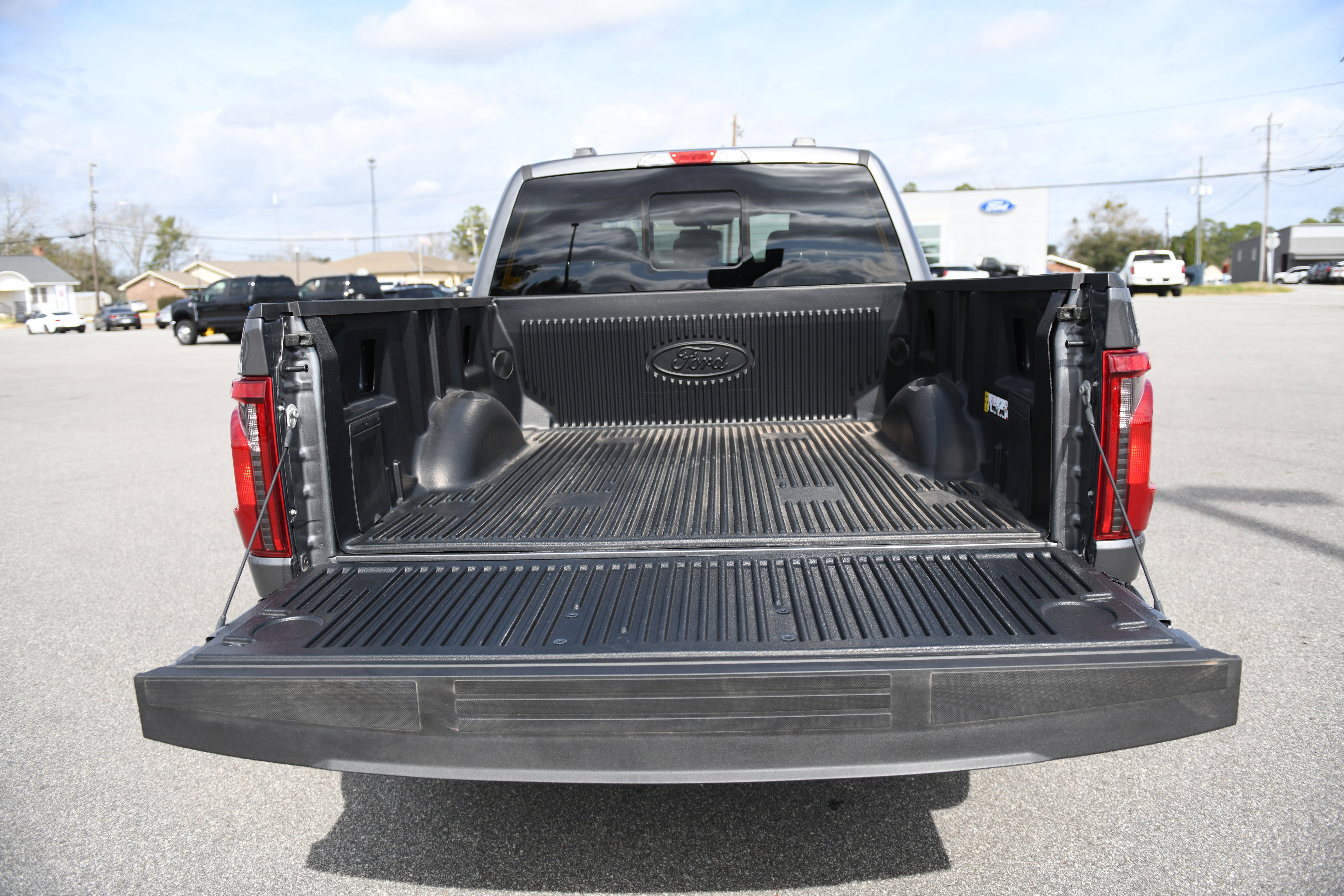 Used 2025 Ford F150 XLT w/ Equipment Group 302A MID image 14