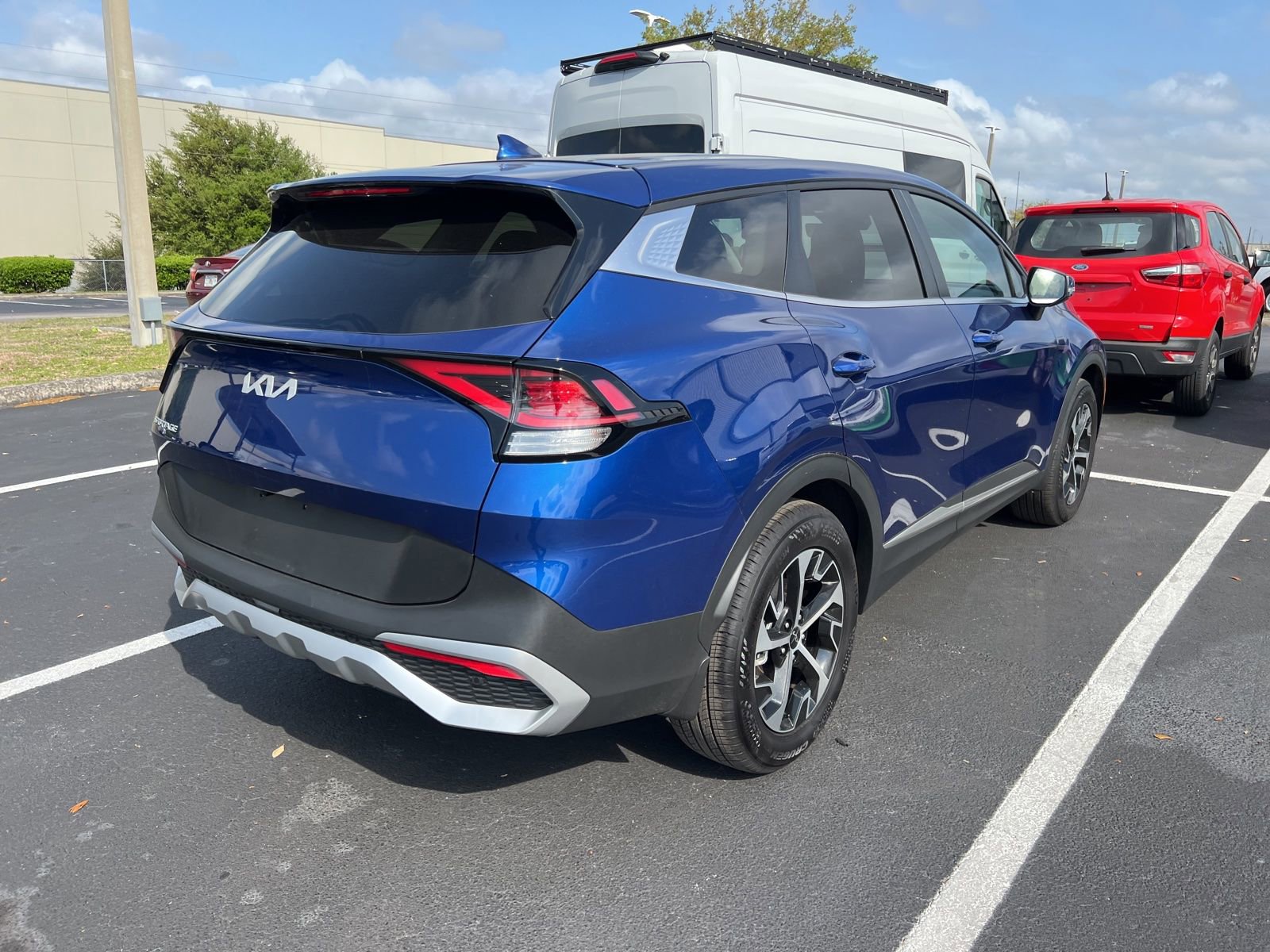 Used 2025 Kia Sportage EX image 8