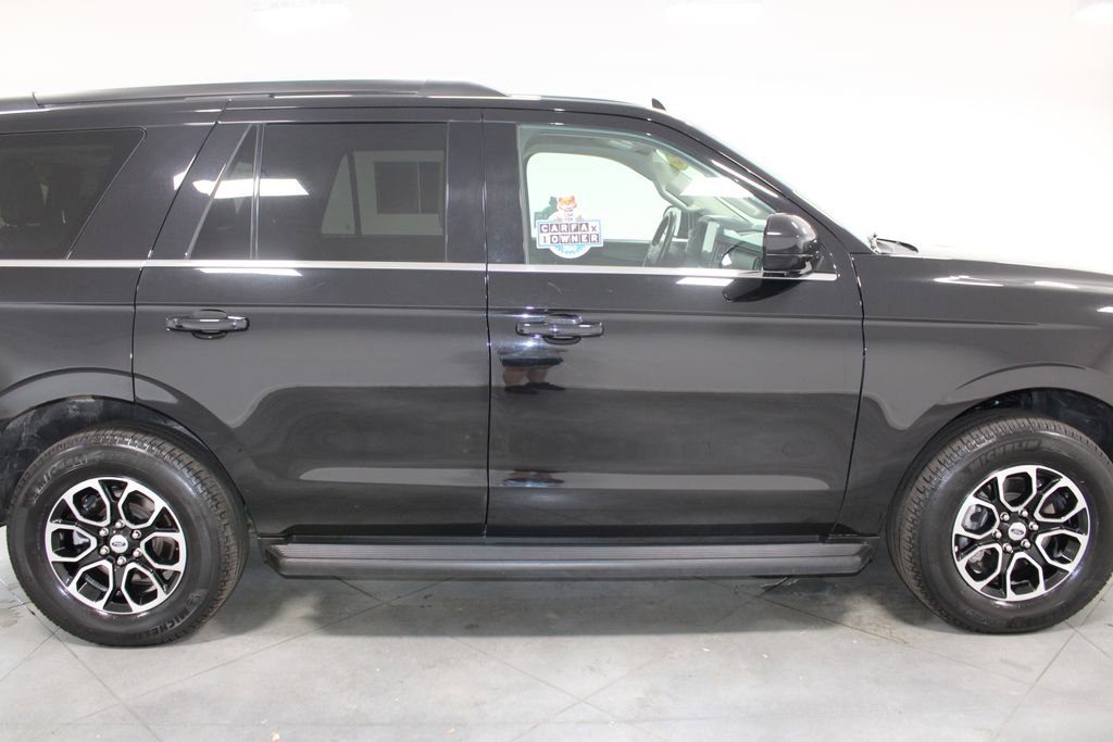 Used 2024 Ford Expedition XLT image 11