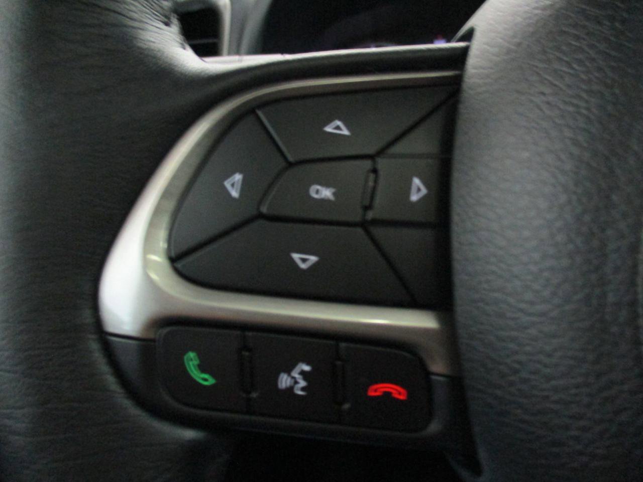 Used 2021 Jeep Renegade Limited w/ Sun & Sound Group image 23