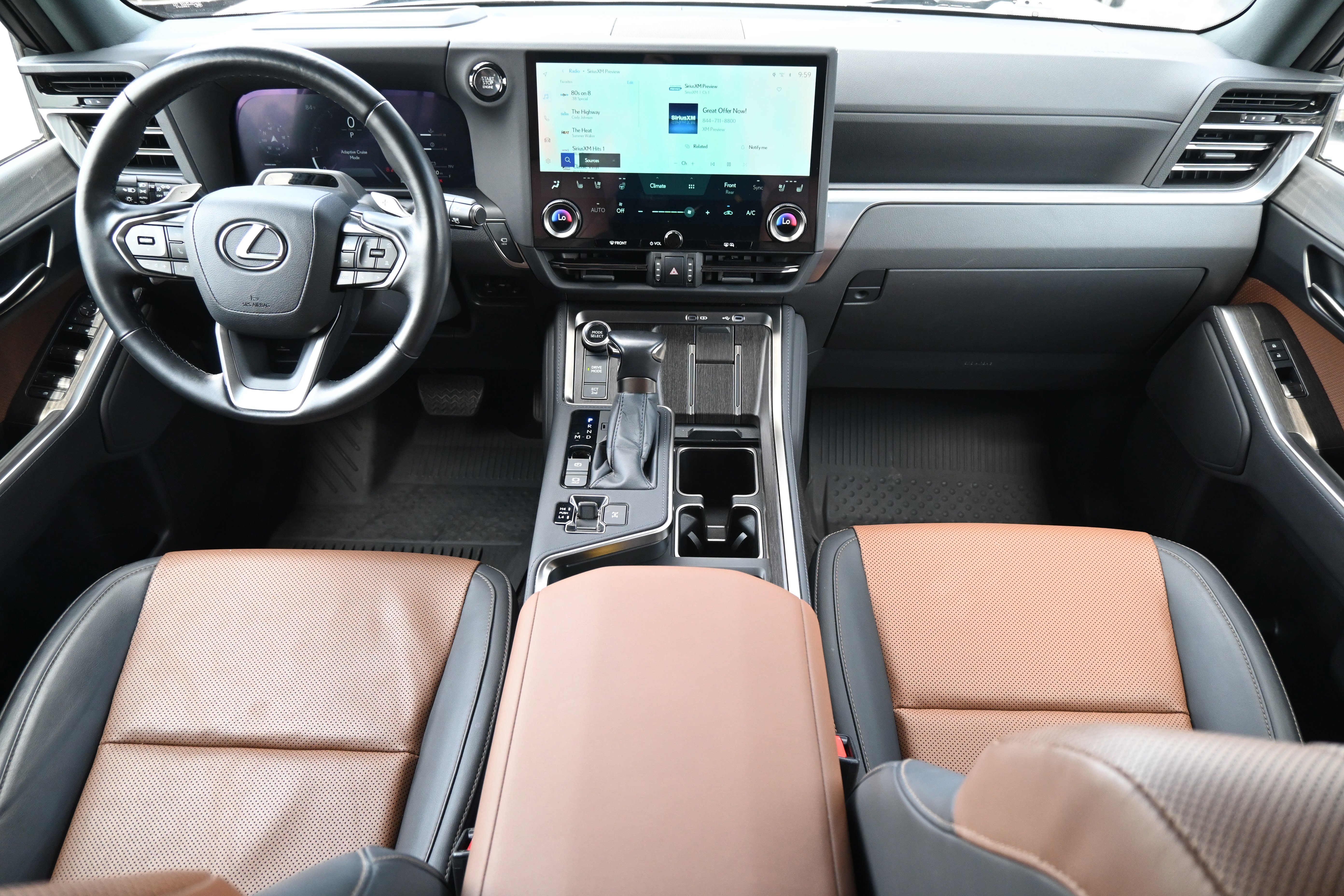 Used 2024 Lexus GX 550 w/ Accessory Package (Z1) AWD/4WD image 25