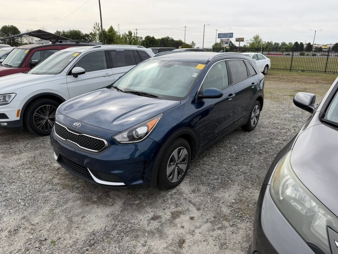 Used 2019 Kia Niro LX image 1