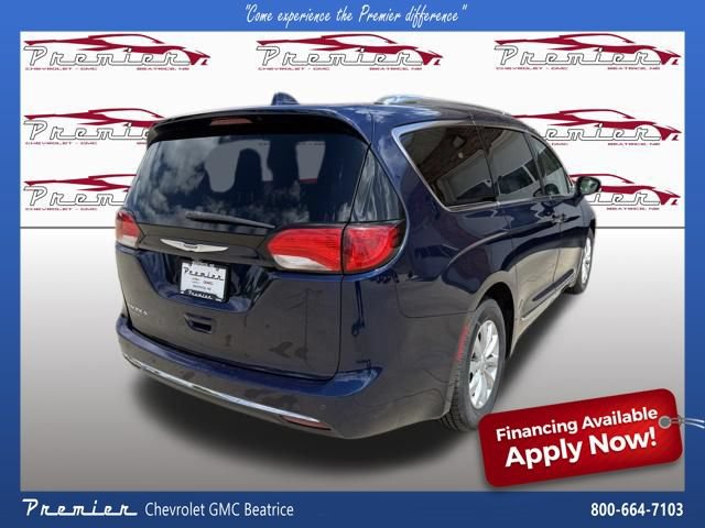 Used 2020 Chrysler Pacifica Touring-L FWD image 6
