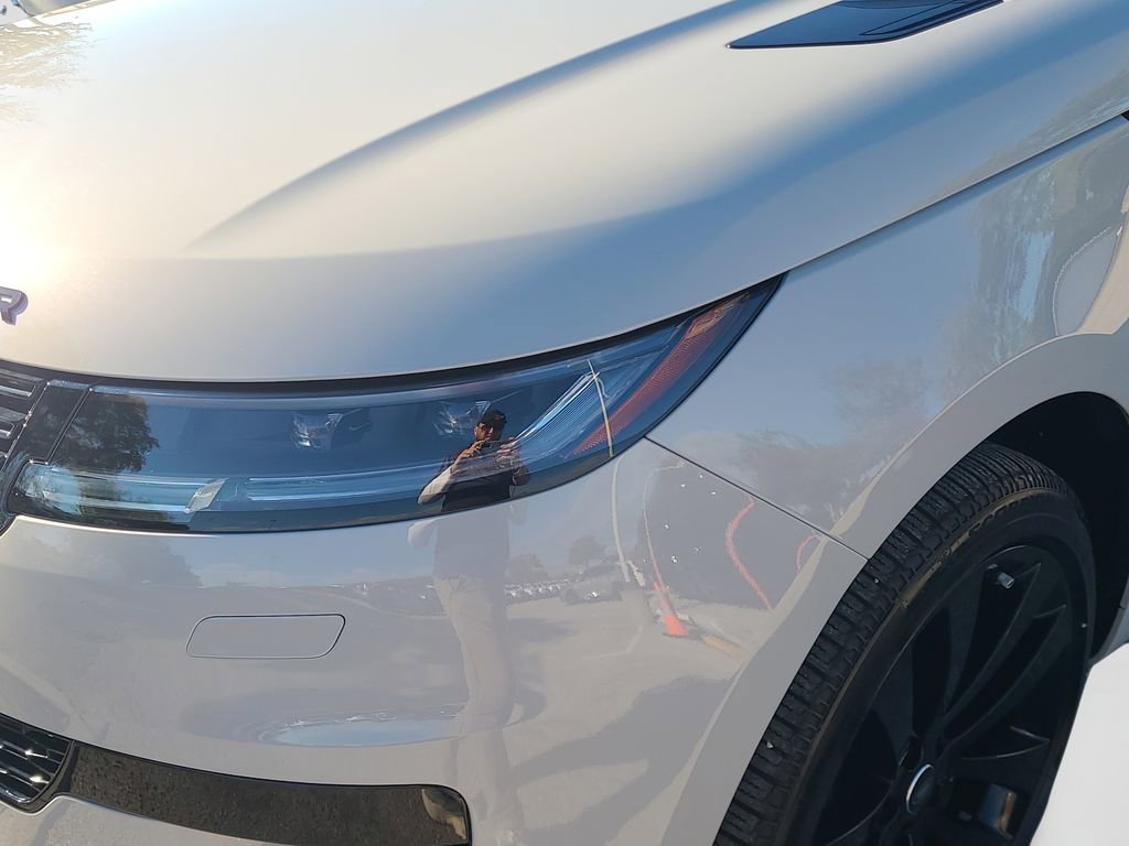 Used 2025 Land Rover Range Rover Sport Dynamic SE image 9