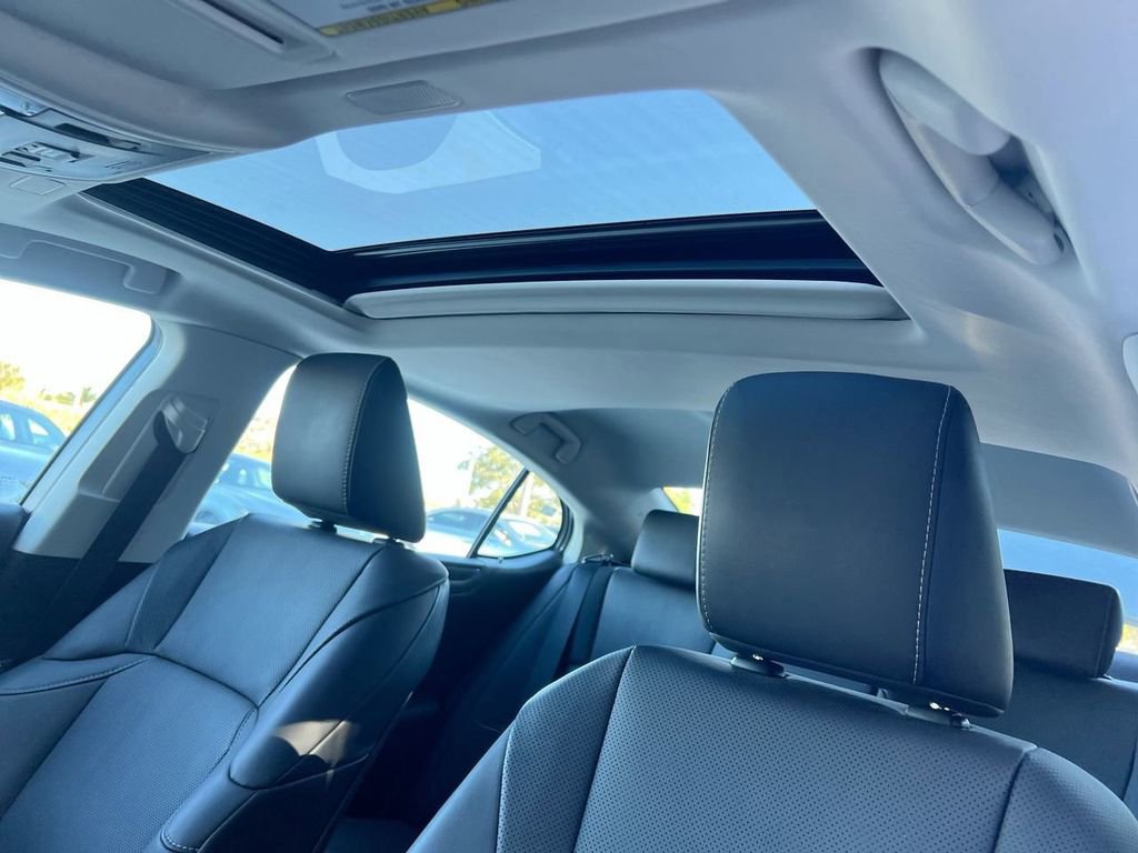 Certified 2023 Lexus ES 350 w/ Accessory Package (Z1) image 18