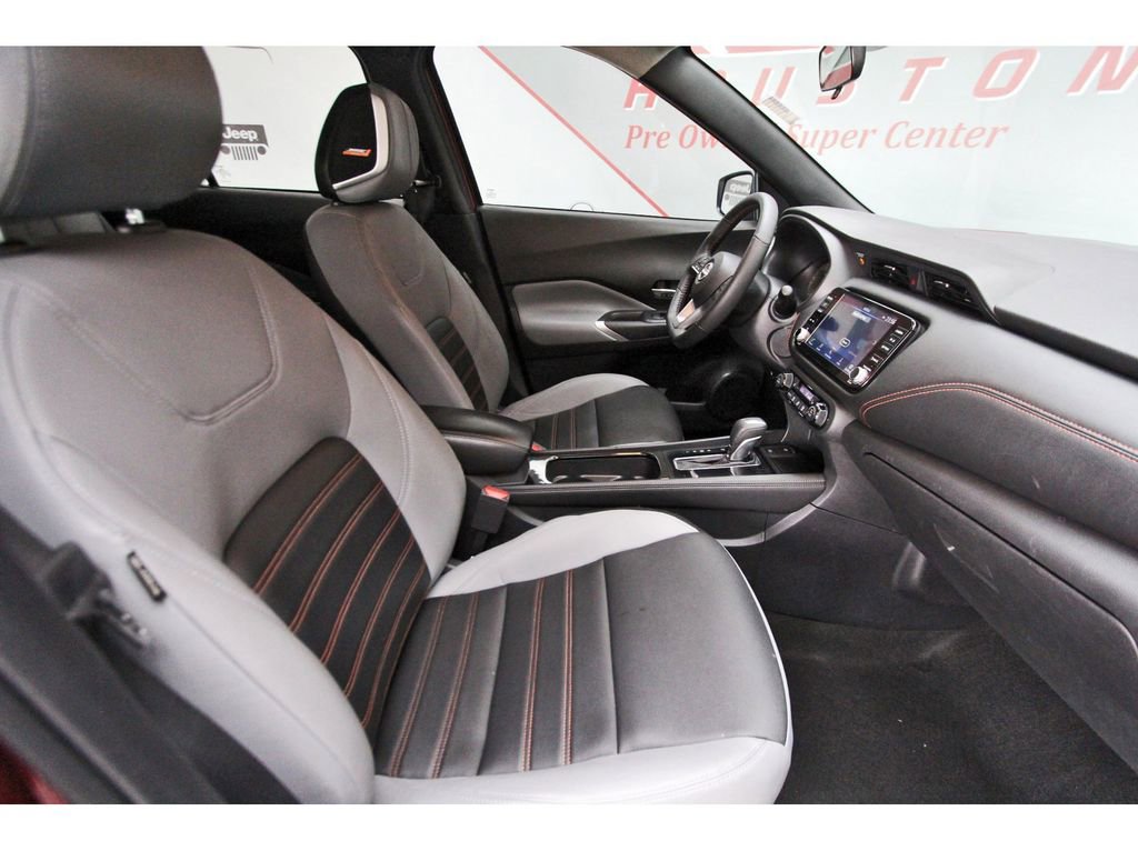 Used 2023 Nissan Kicks SR w/ SR Premium Package image 11
