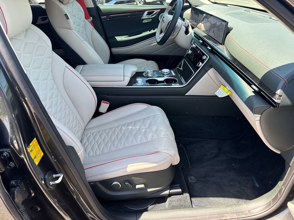 Used 2025 Genesis GV80 3.5T e-SC AWD/4WD image 13