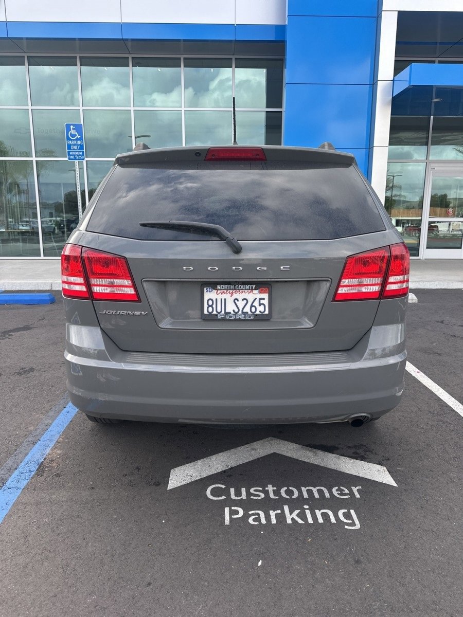 Used 2019 Dodge Journey SE image 4