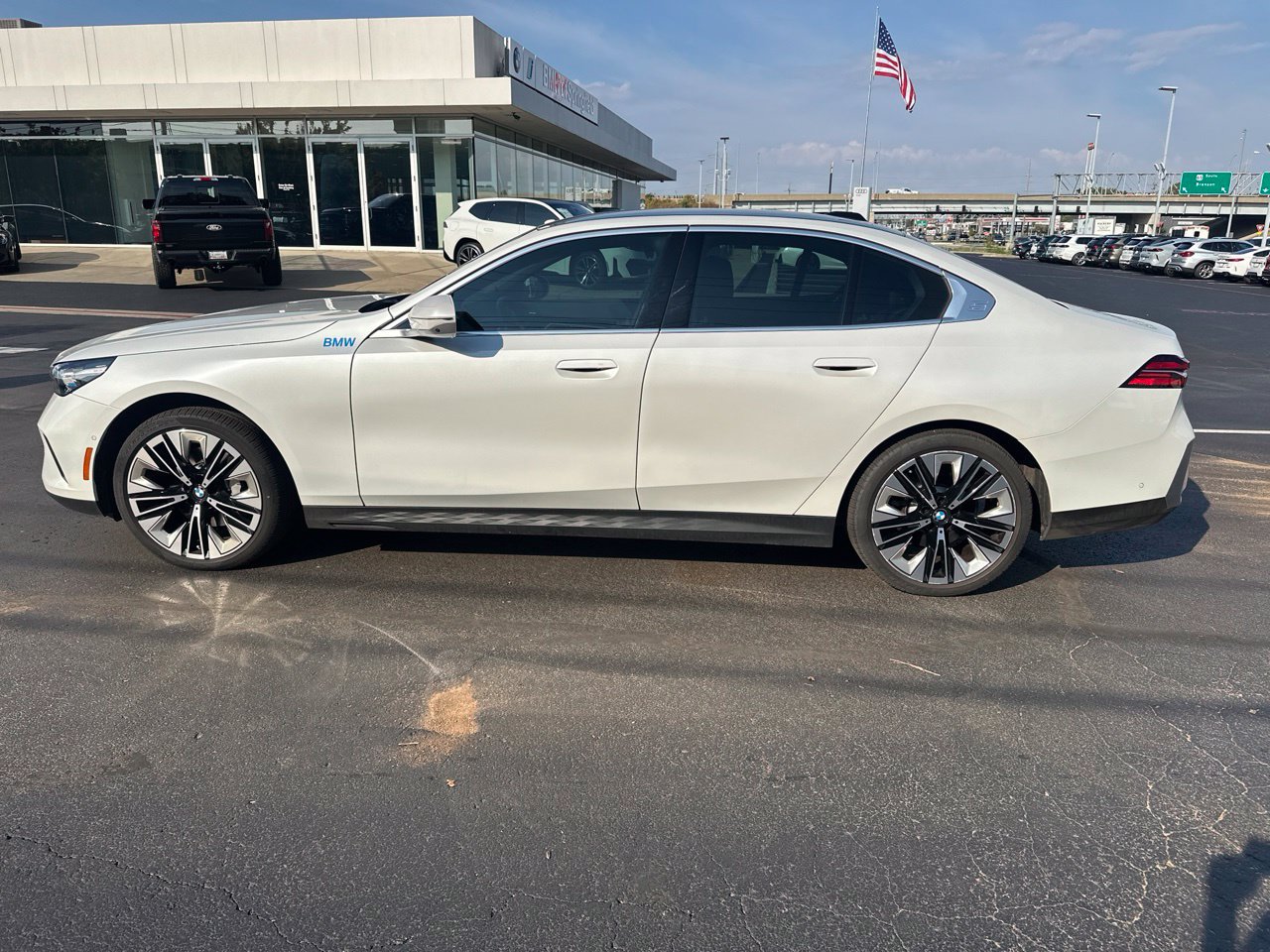 Used 2026 BMW 530i xDrive w/ Premium Package AWD/4WD image 6