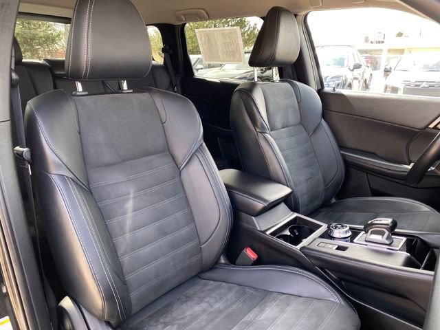 Used 2024 Mitsubishi Outlander SE image 9