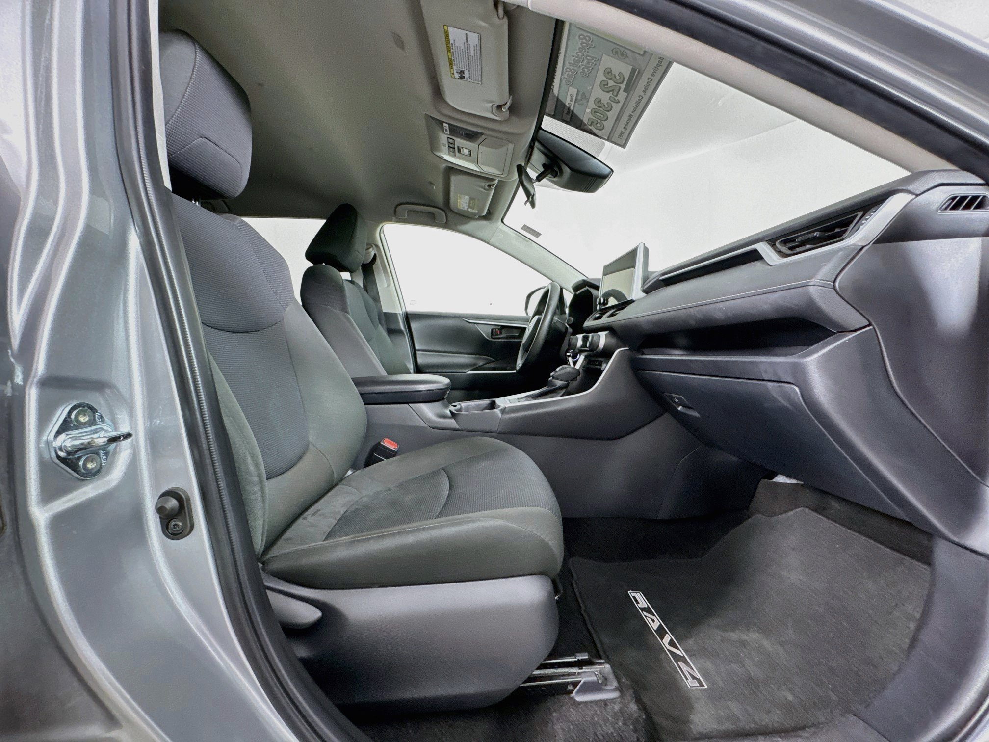 Certified 2025 Toyota RAV4 LE AWD/4WD image 27
