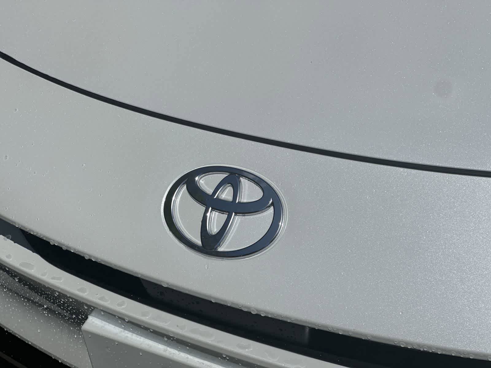 New 2026 Toyota Prius Plug-In Hybrid FWD image 12