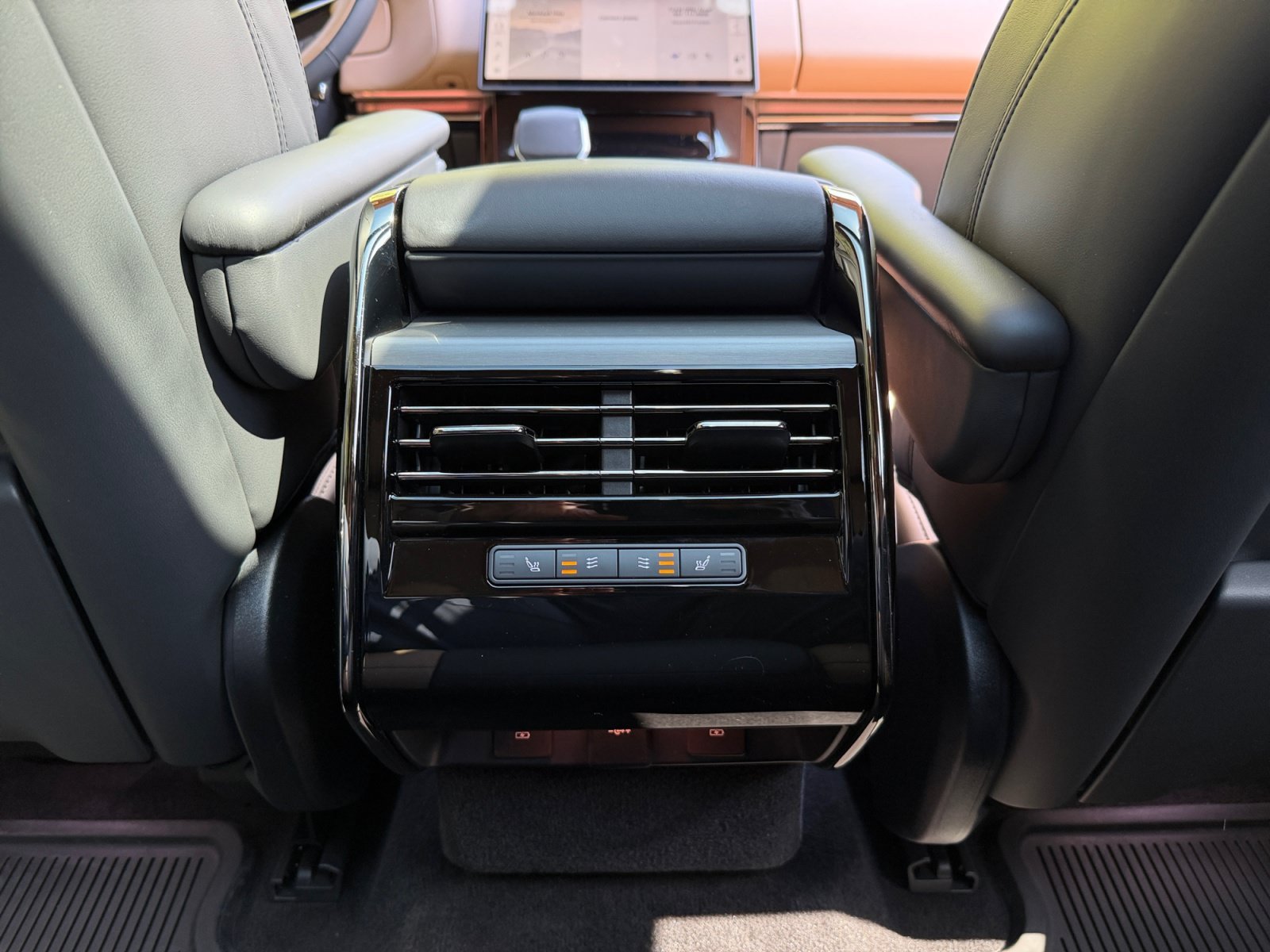 Used 2025 Land Rover Range Rover Sport Dynamic SE AWD/4WD image 17