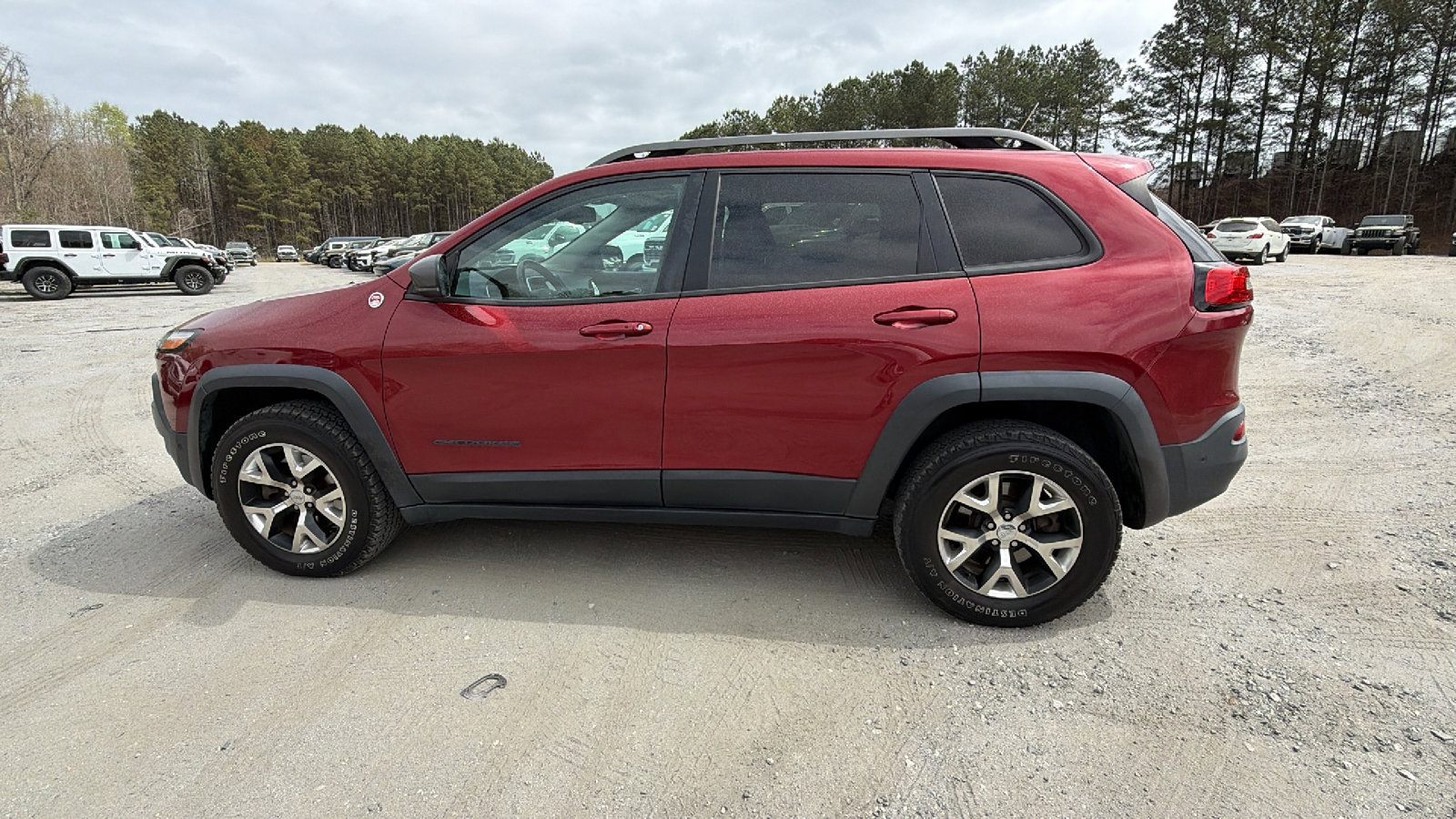 Used 2015 Jeep Cherokee Trailhawk w/ Comfort/Convenience Group image 11