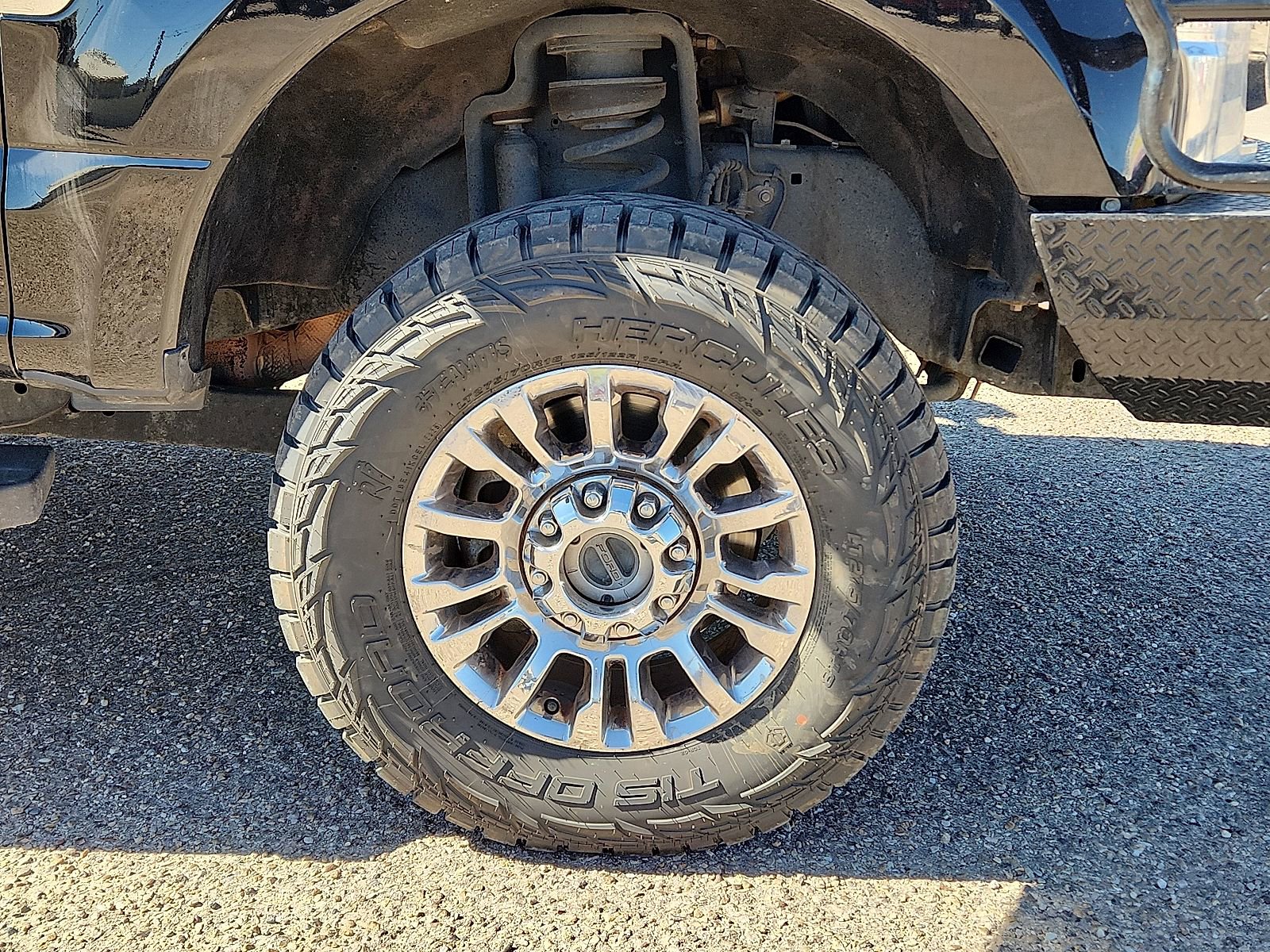 Used 2022 Ford F350 XLT w/ XLT Premium Package image 7