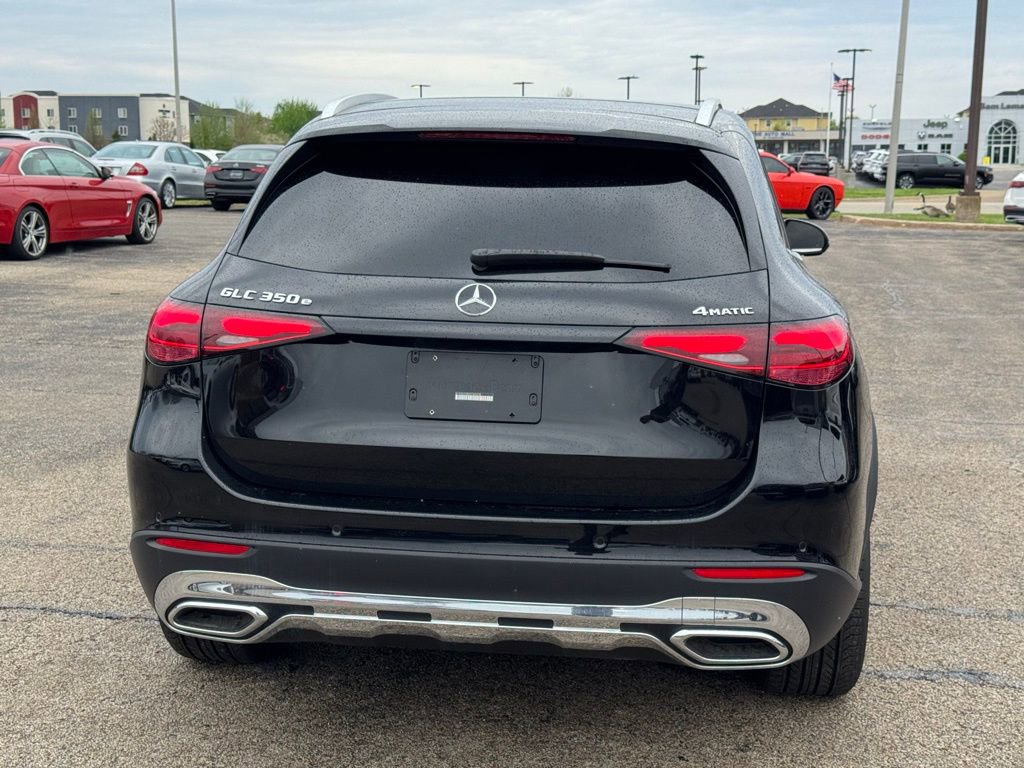 Used 2025 Mercedes-Benz GLC 350e 4MATIC image 5
