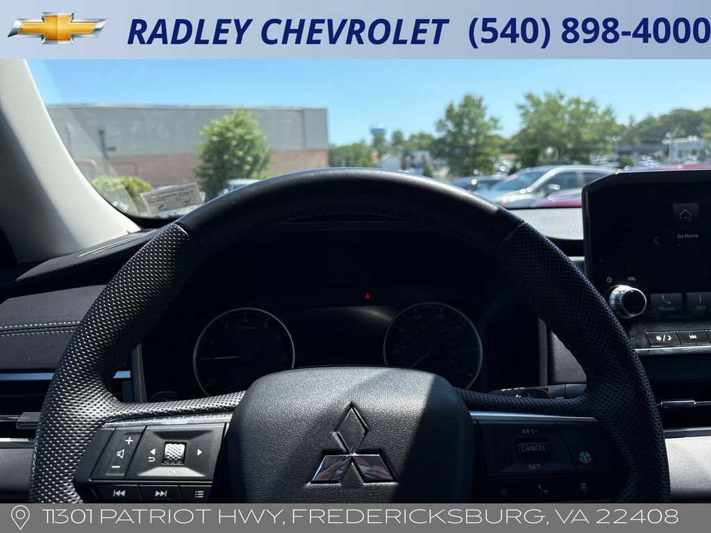Used 2023 Mitsubishi Outlander SE AWD/4WD image 6
