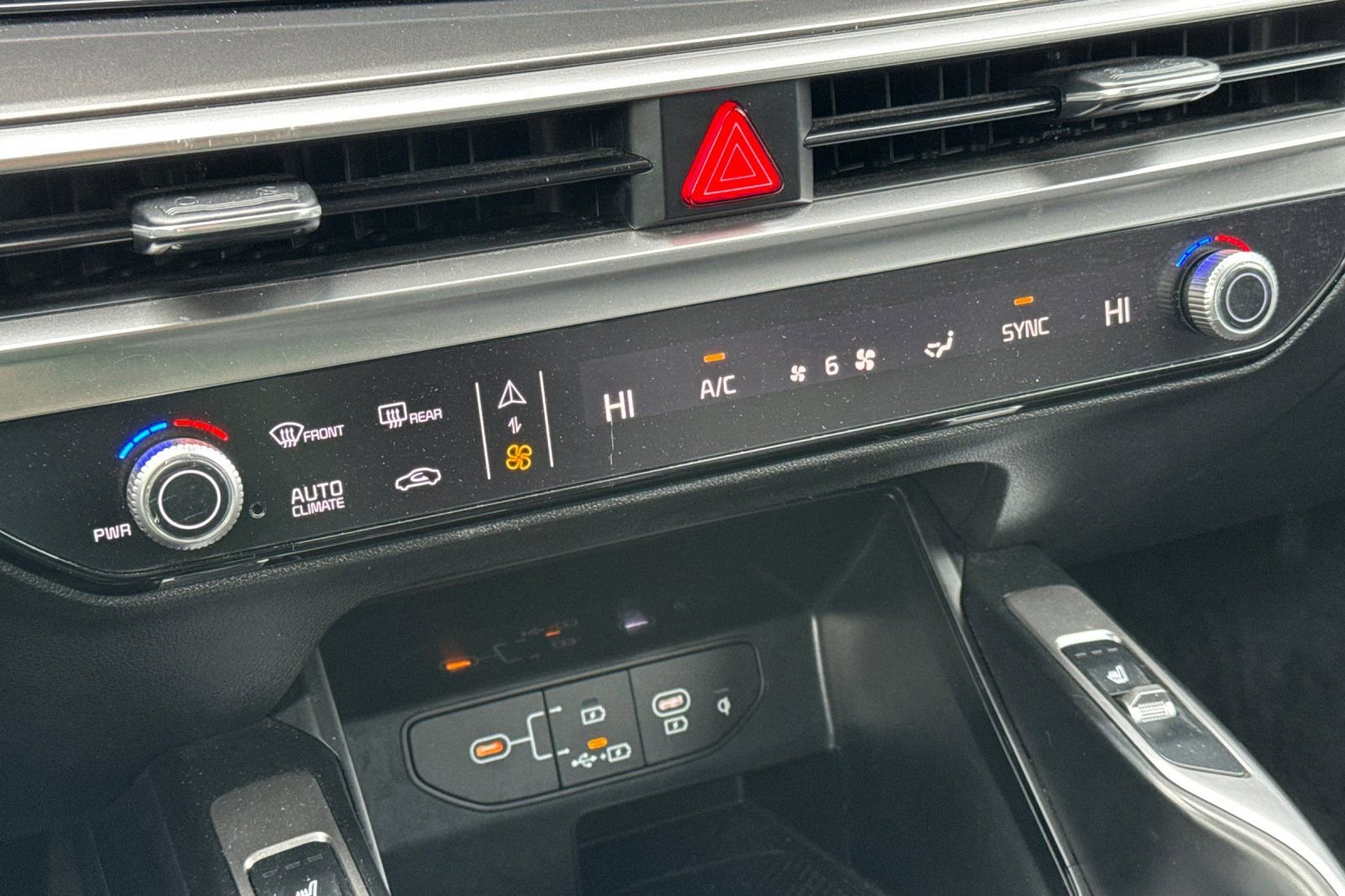 Used 2024 Kia Sorento S image 24