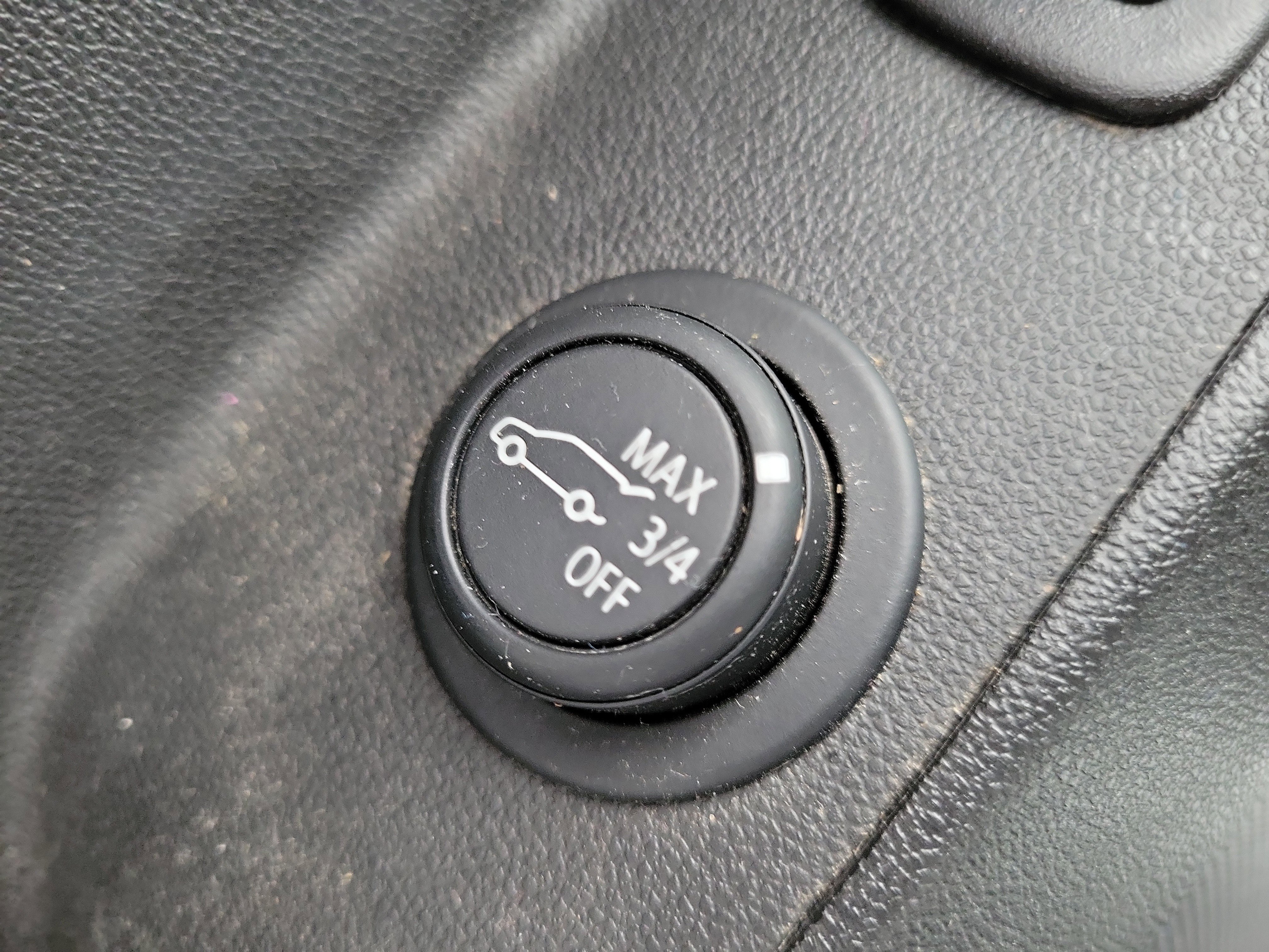 Used 2020 Chevrolet Equinox LT w/ Sport Edition image 19