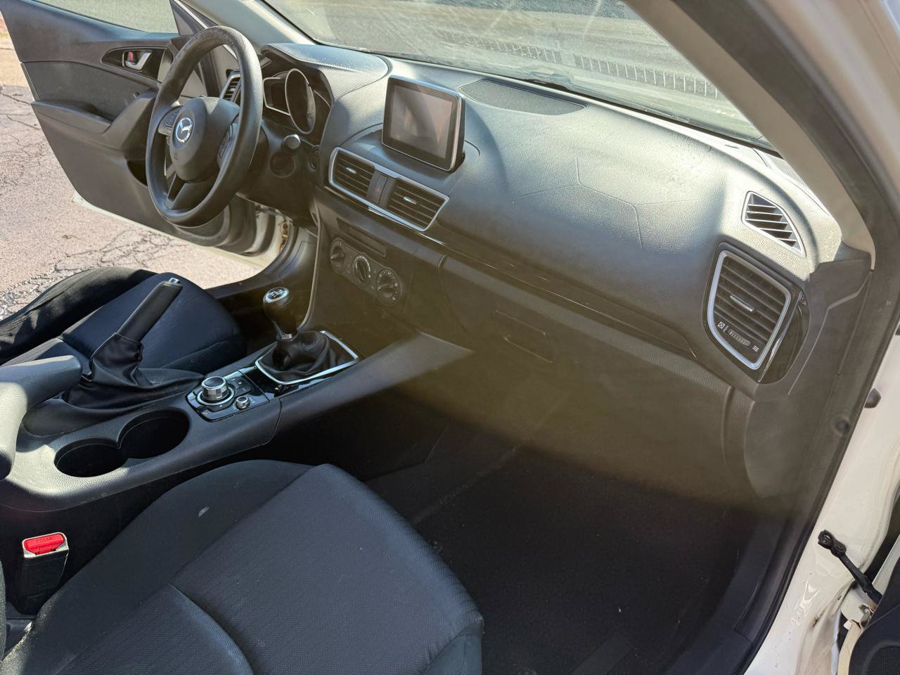 Used 2015 MAZDA MAZDA3 i Sport FWD image 21