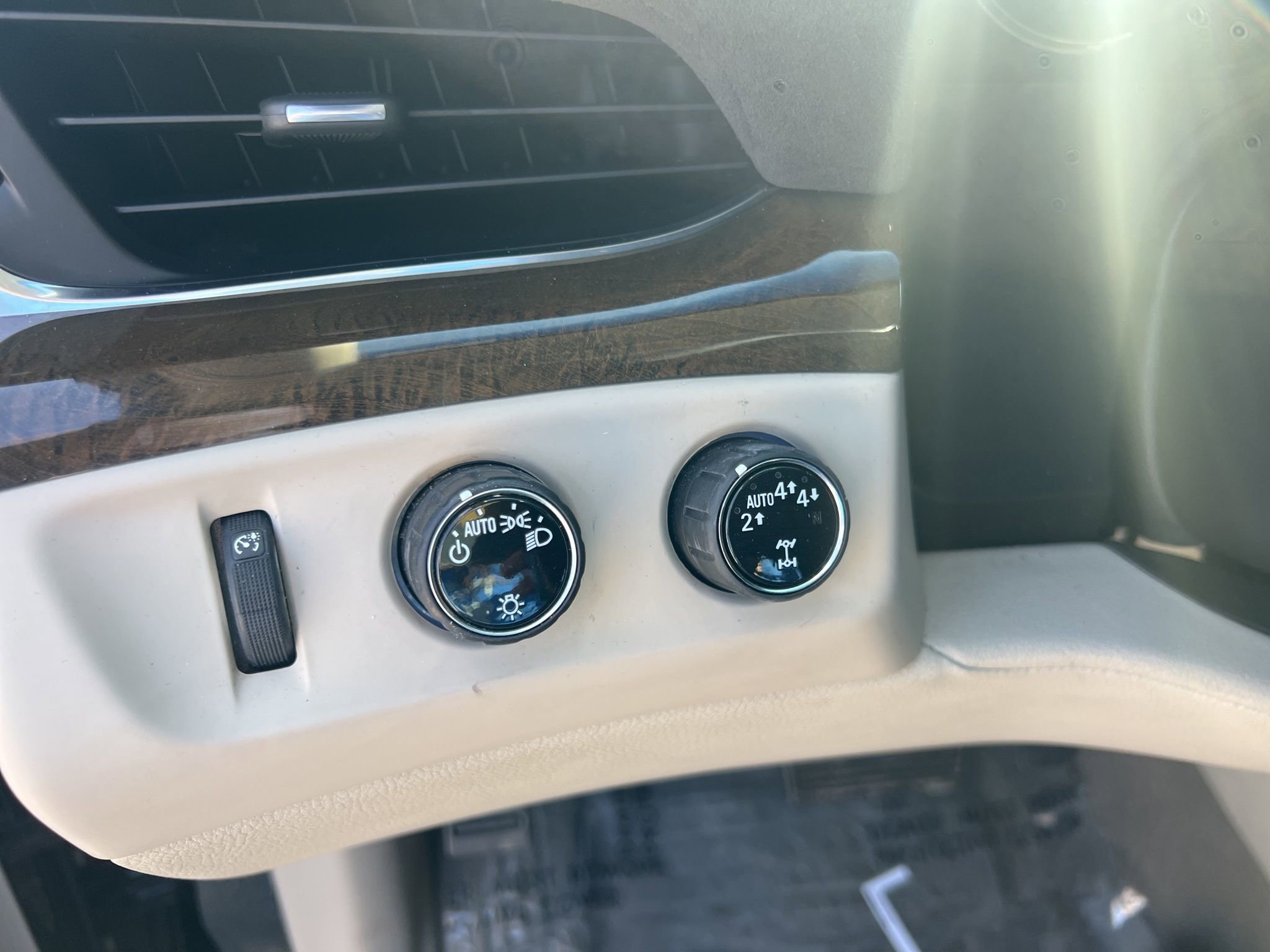 Used 2019 Cadillac Escalade Luxury image 24