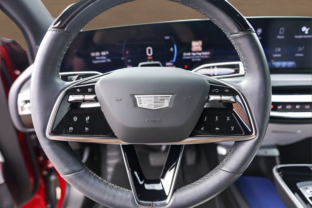 Certified 2024 Cadillac Lyriq Luxury RWD image 11