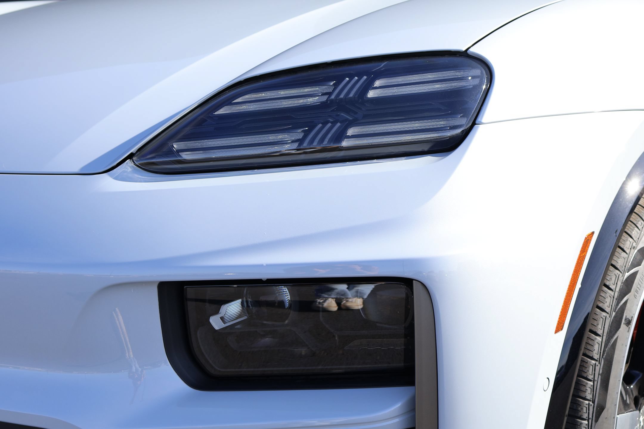 New 2026 Porsche Macan Turbo Electric AWD/4WD image 11