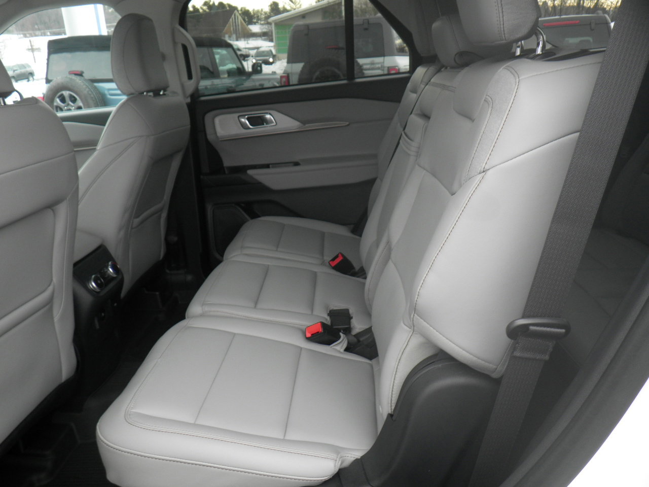 Certified 2025 Ford Explorer Active w/ Active Comfort Package image 16