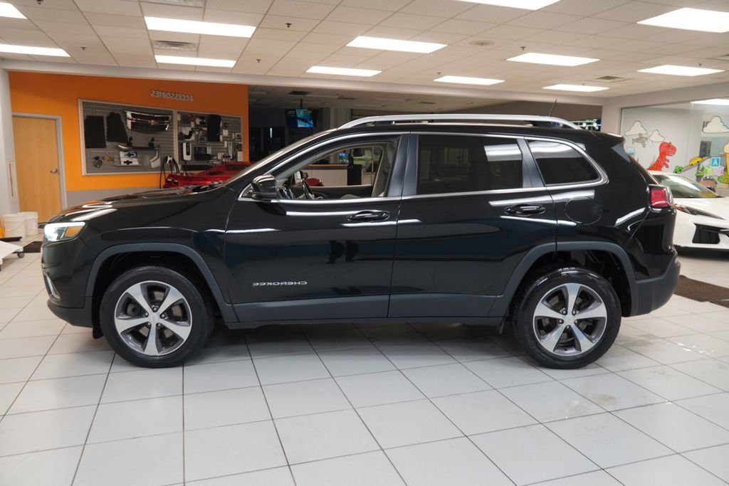 Used 2019 Jeep Cherokee Limited image 2