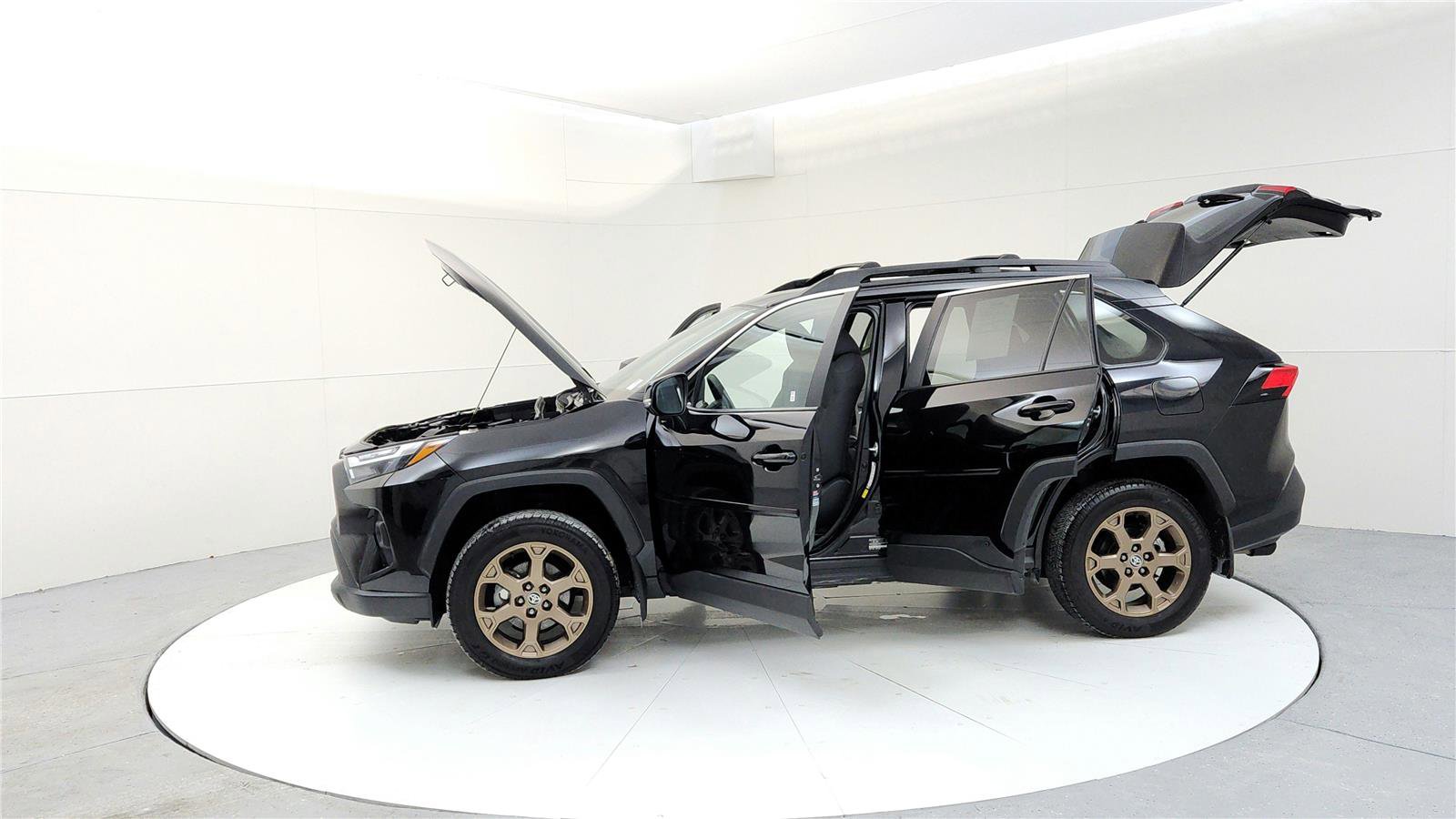 Used 2024 Toyota RAV4 AWD Hybrid image 10
