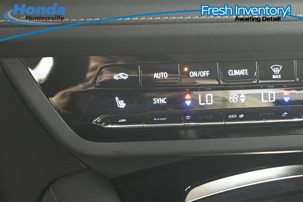 Used 2023 Buick Envision Essence AWD/4WD image 15