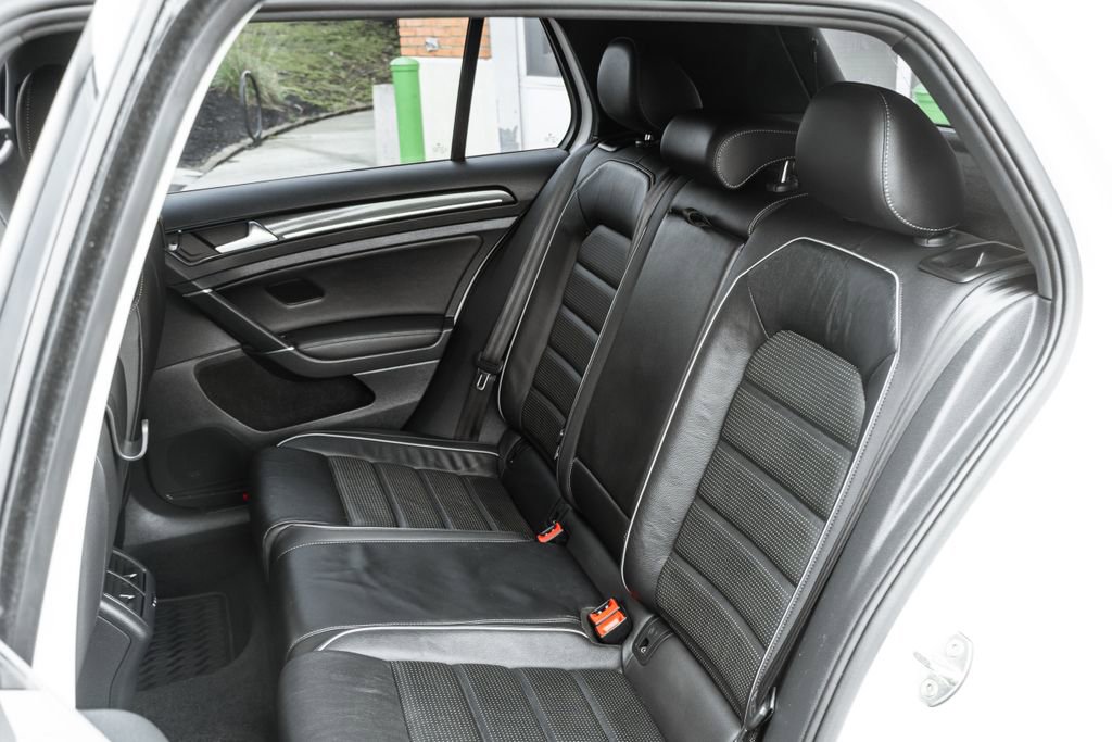 Used 2019 Volkswagen Golf R 4-Door AWD/4WD image 24
