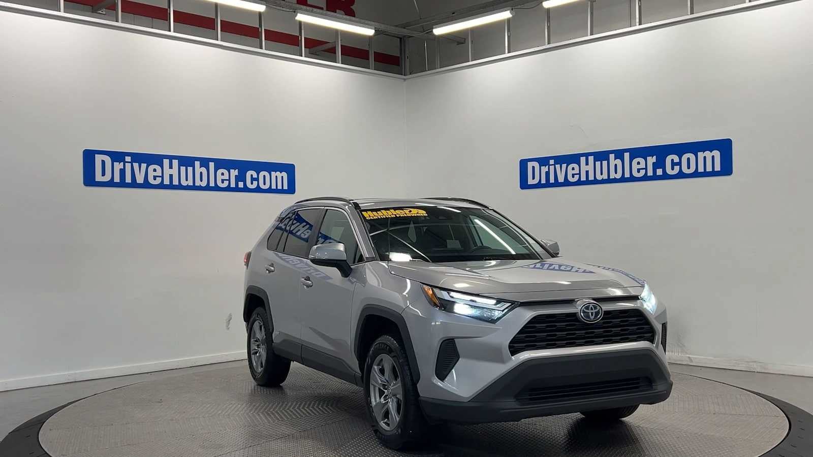 Used 2022 Toyota RAV4 XLE w/ Convenience Package AWD/4WD image 2