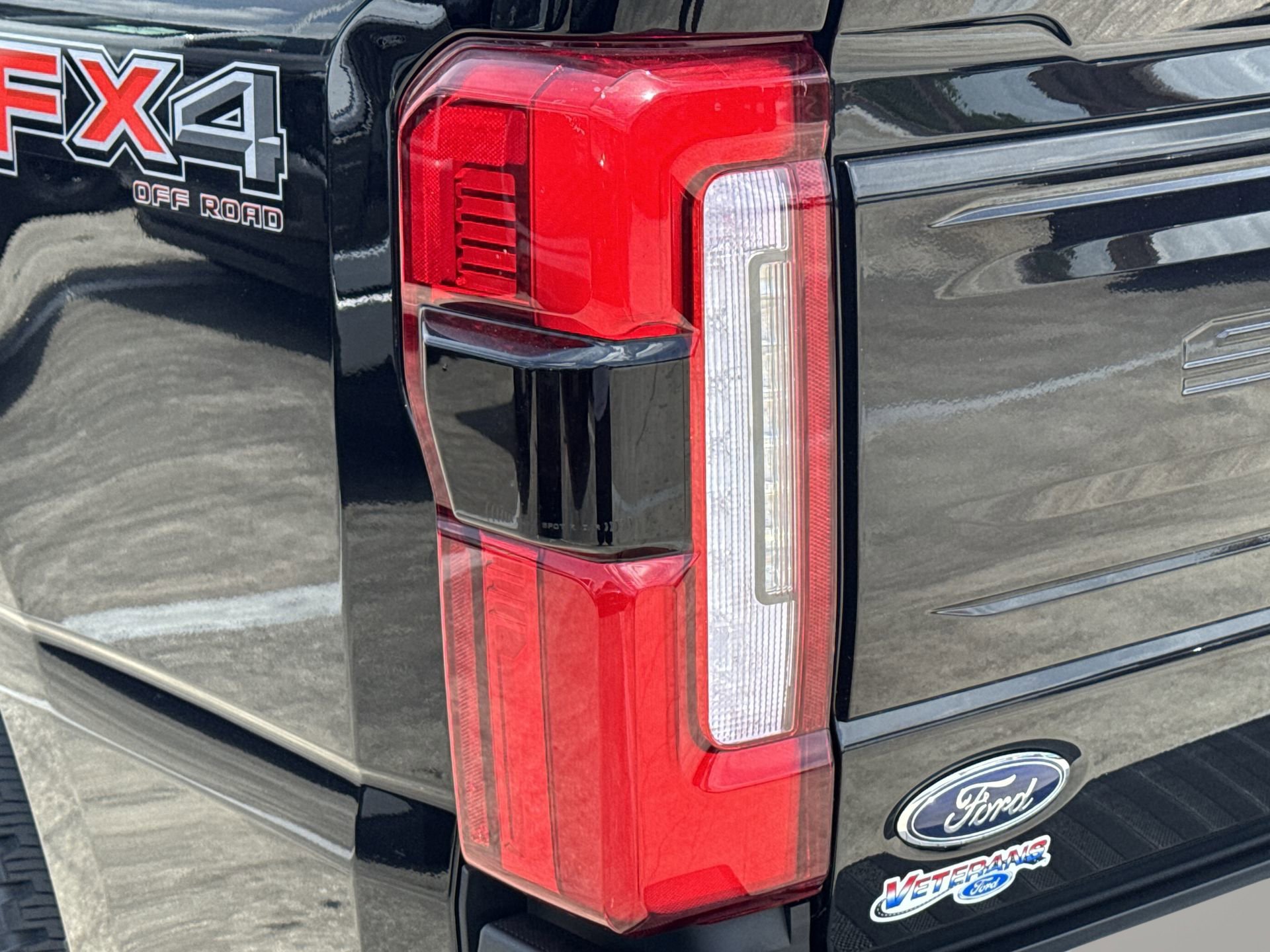 New 2025 Ford F250 Platinum image 40